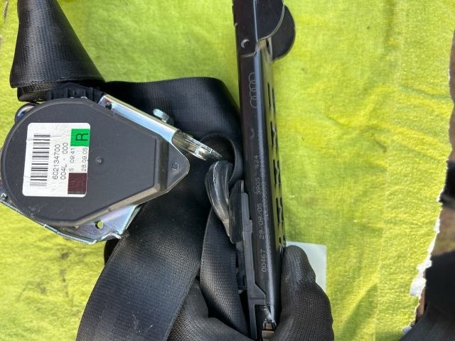 Jobb első biztonsági öv- 3 Ajtó