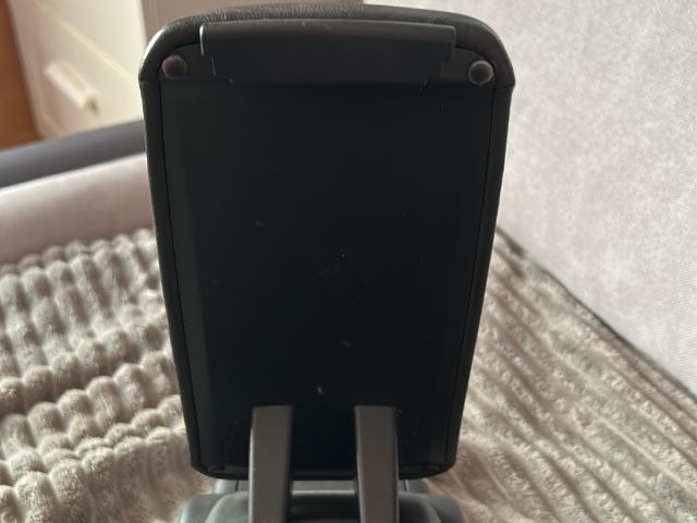 Középső Bőr Fedeles Könyöklő - Telefonos image 4