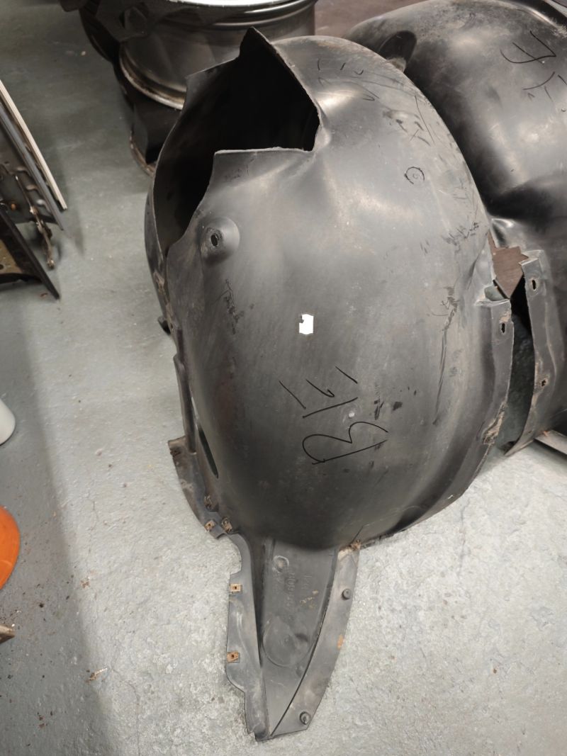 Dobbetétek , gyári első/hátsó - Karosszéria | EXPO.HU